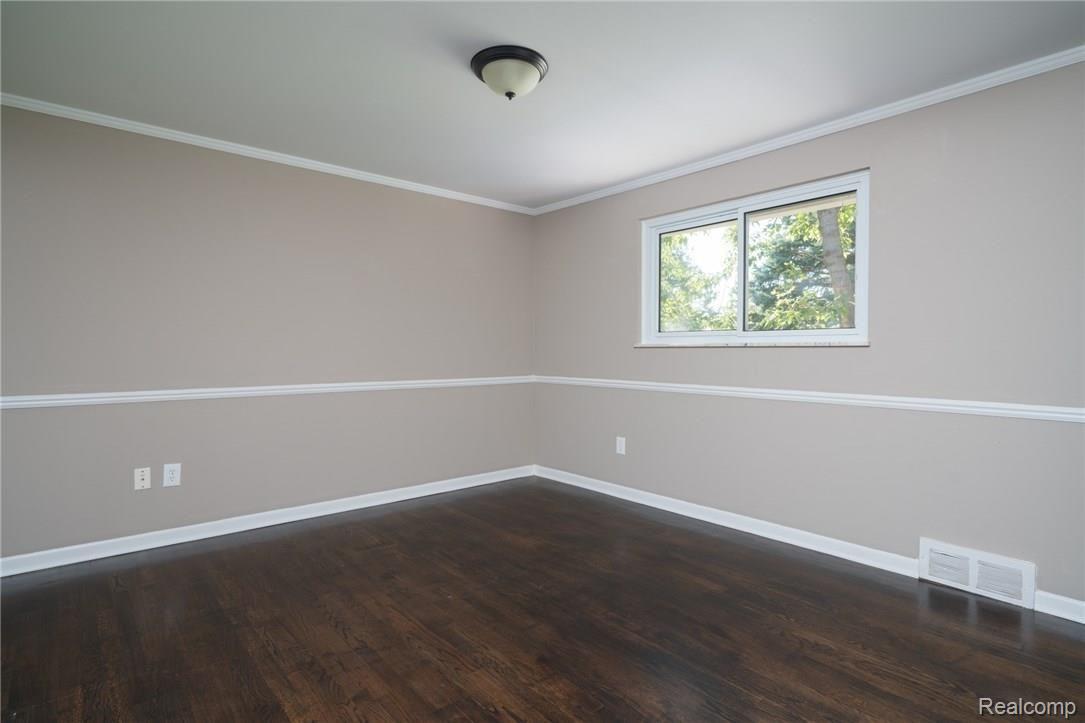 35331 Rhoades Drive Clinton Township, MI 48035 - Photo 32 of 38 DSC01249-Edit.jpg
