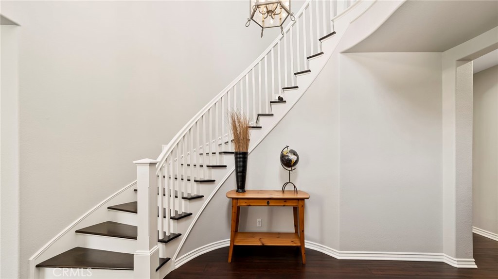 637 Chaparral Court Altadena, CA 91001 - Photo 2 of 58