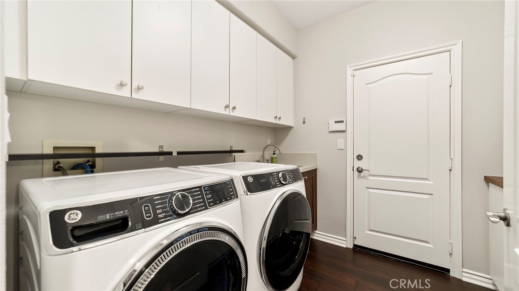 637 Chaparral Court Altadena, CA 91001 - Photo 21 of 58 Laundry Room