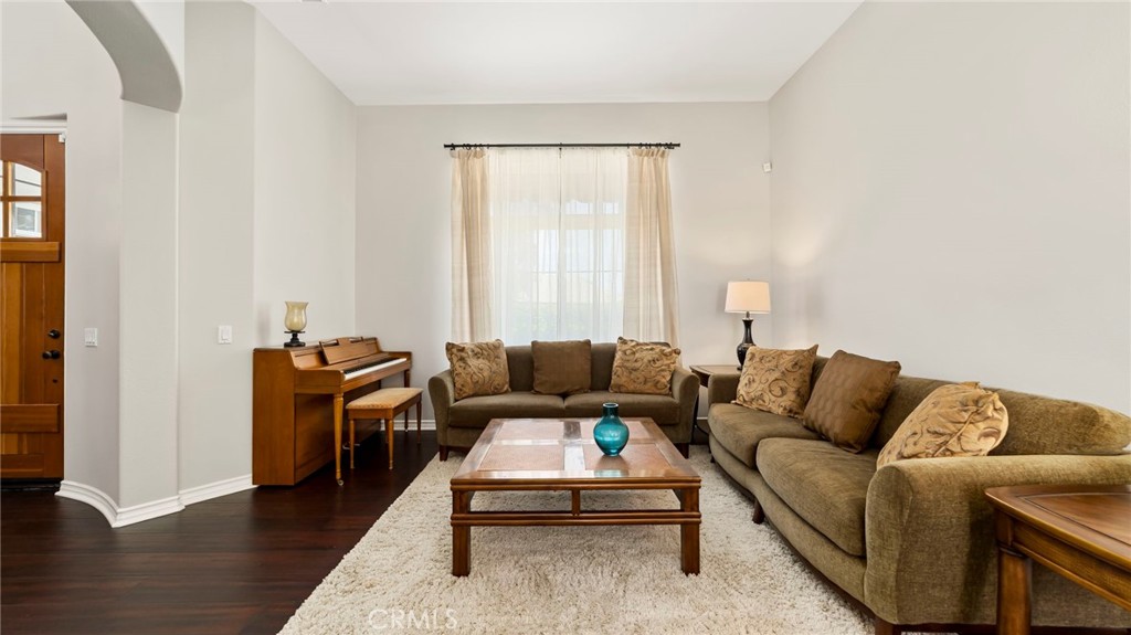 637 Chaparral Court Altadena, CA 91001 - Photo 4 of 58