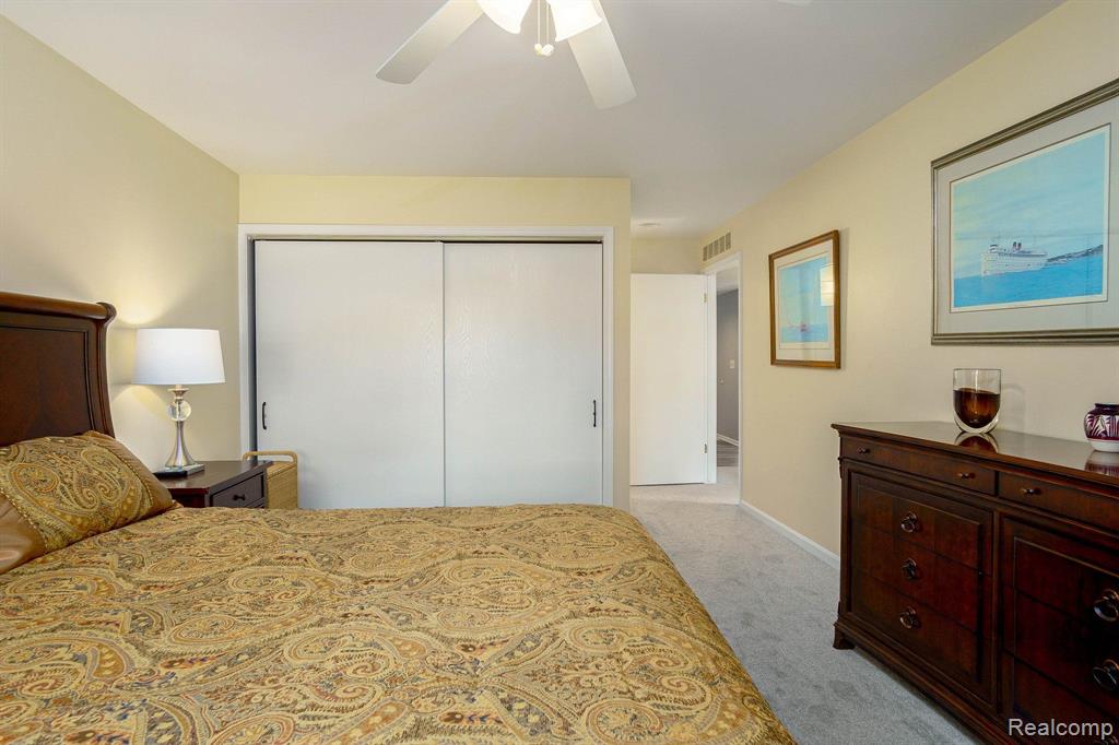 945 Wexford Way Rochester Hills, MI 48307 - Photo 14 of 26