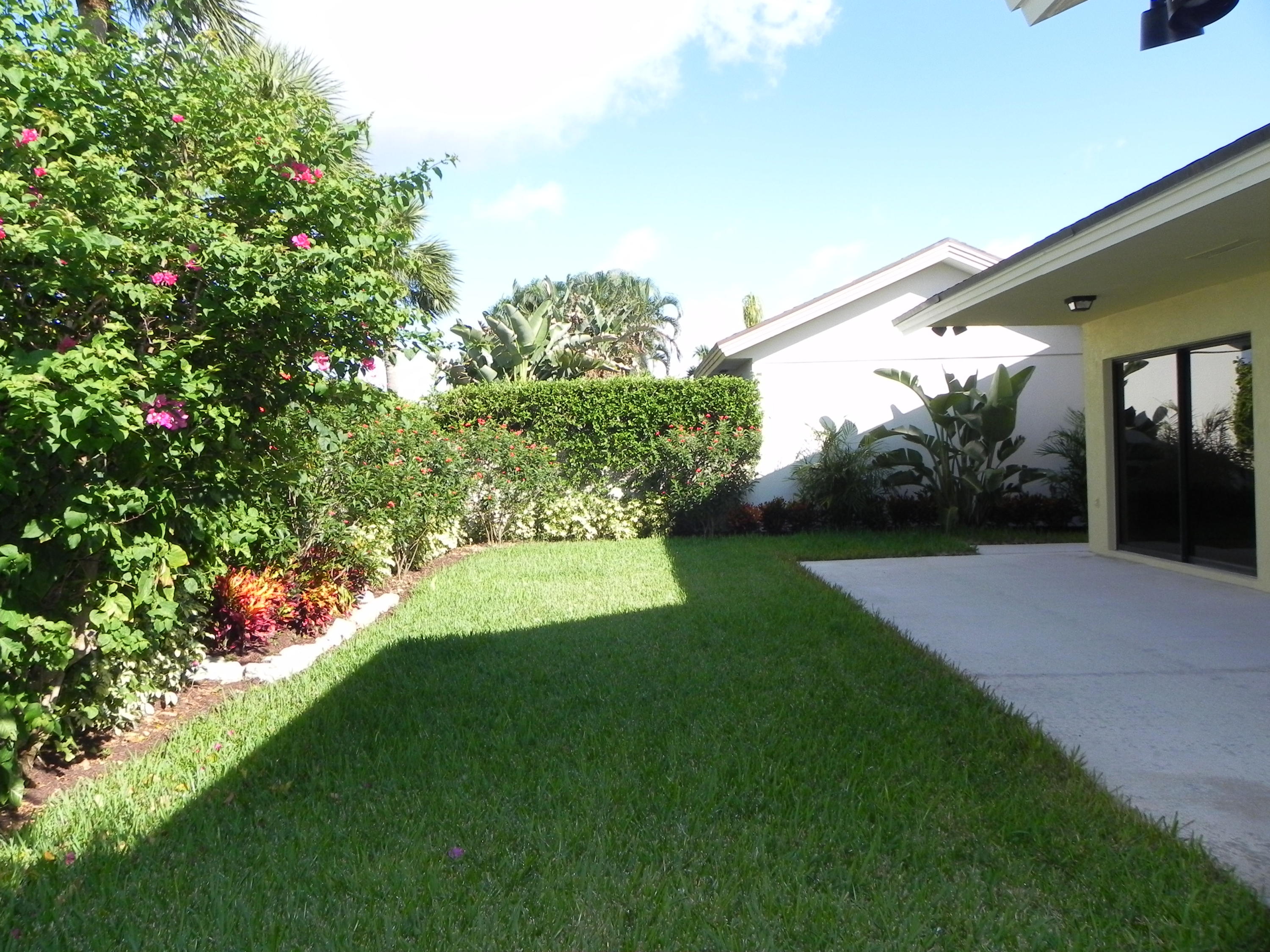 210 Ridge Road Jupiter, FL 33477 - Photo 13 of 41 Rear View