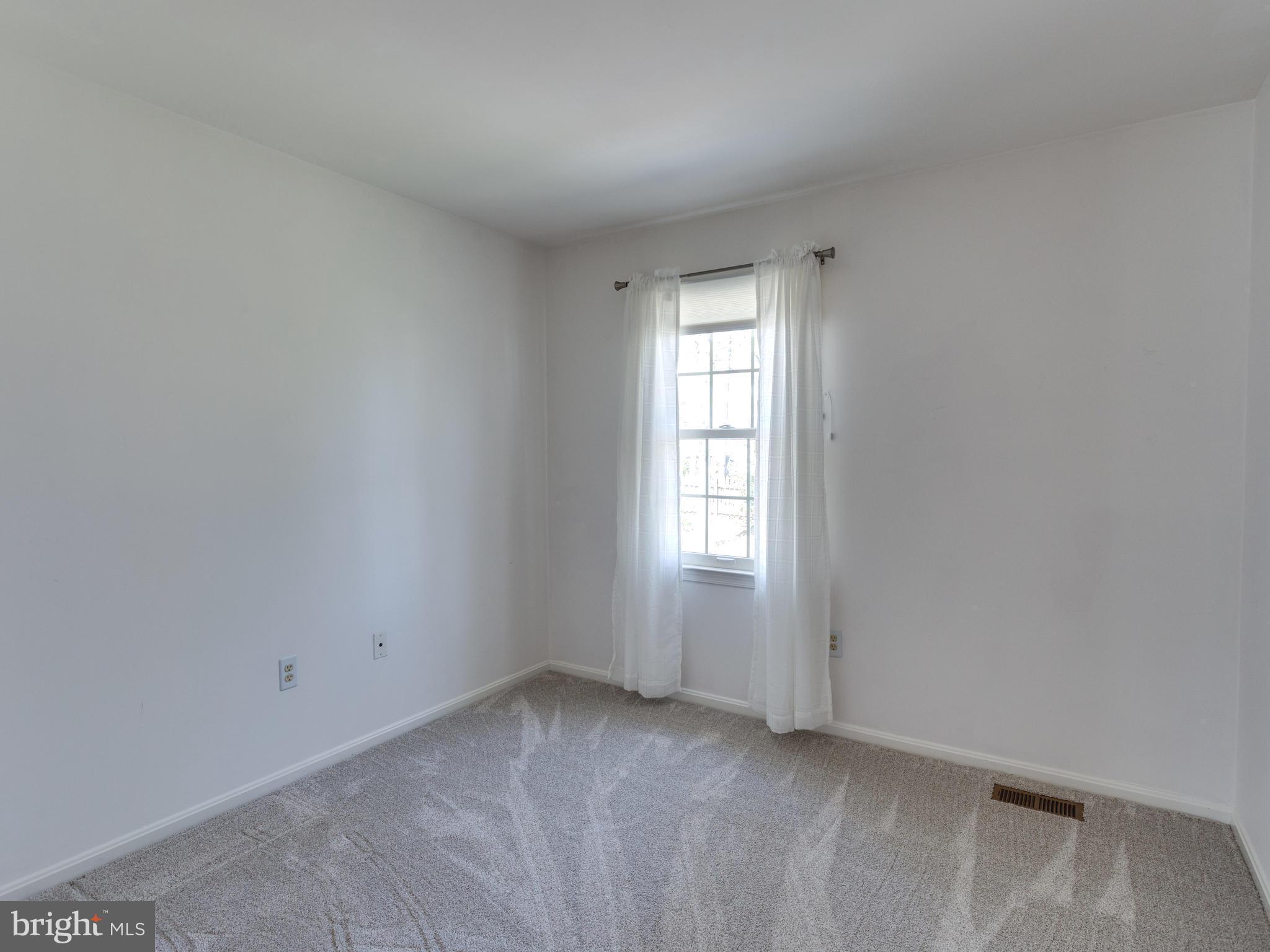 9907 Natick Road Burke, VA 22015 - Photo 23 of 30 4th Bedroom