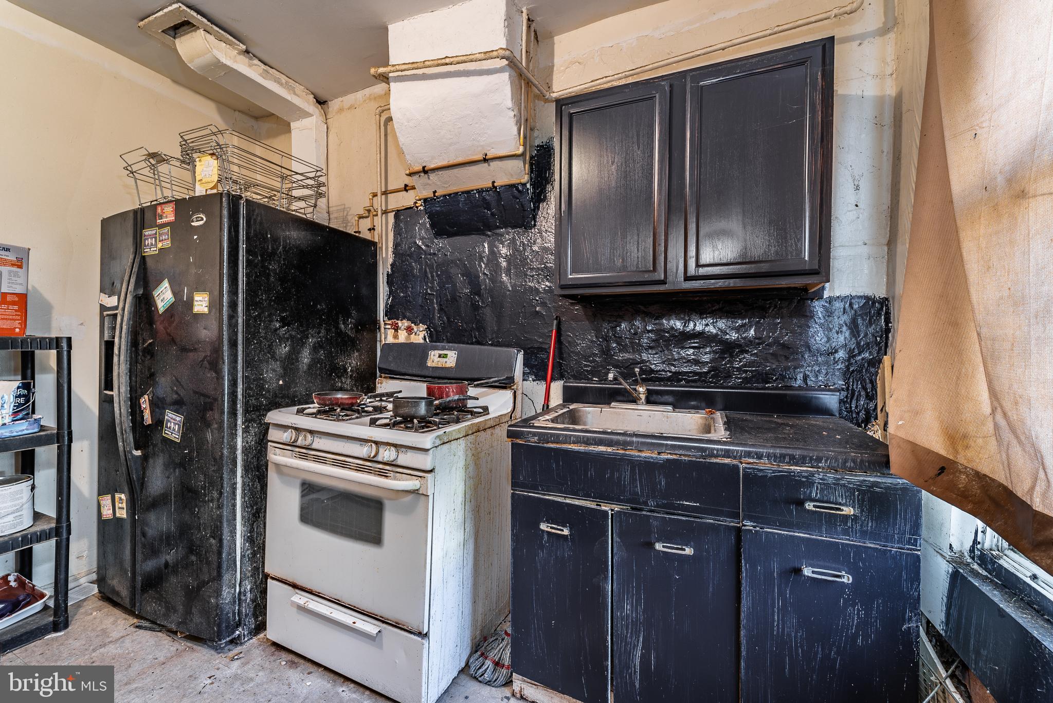 1936 Ridgehill Avenue Baltimore, MD 21217 - Photo 19 of 28 Kitchen
