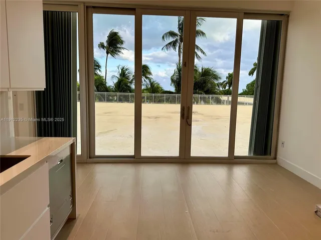 $5,900 | 881 Ocean Drive, Unit L3, Key Biscayne, FL 33149