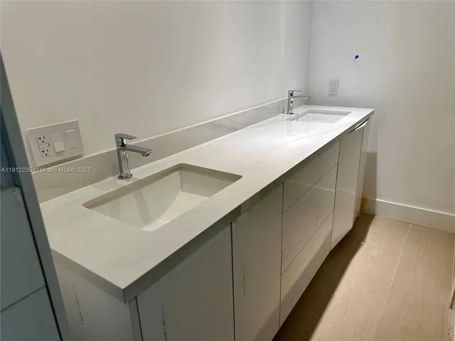 $5,900 | 881 Ocean Drive, Unit L3, Key Biscayne, FL 33149