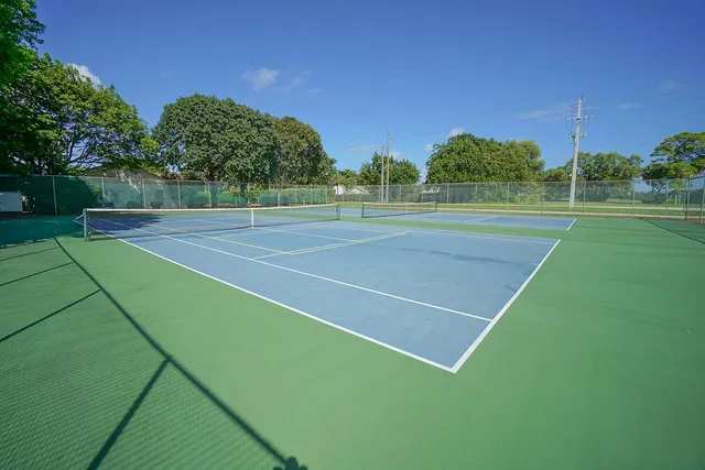 a view of a tennis court