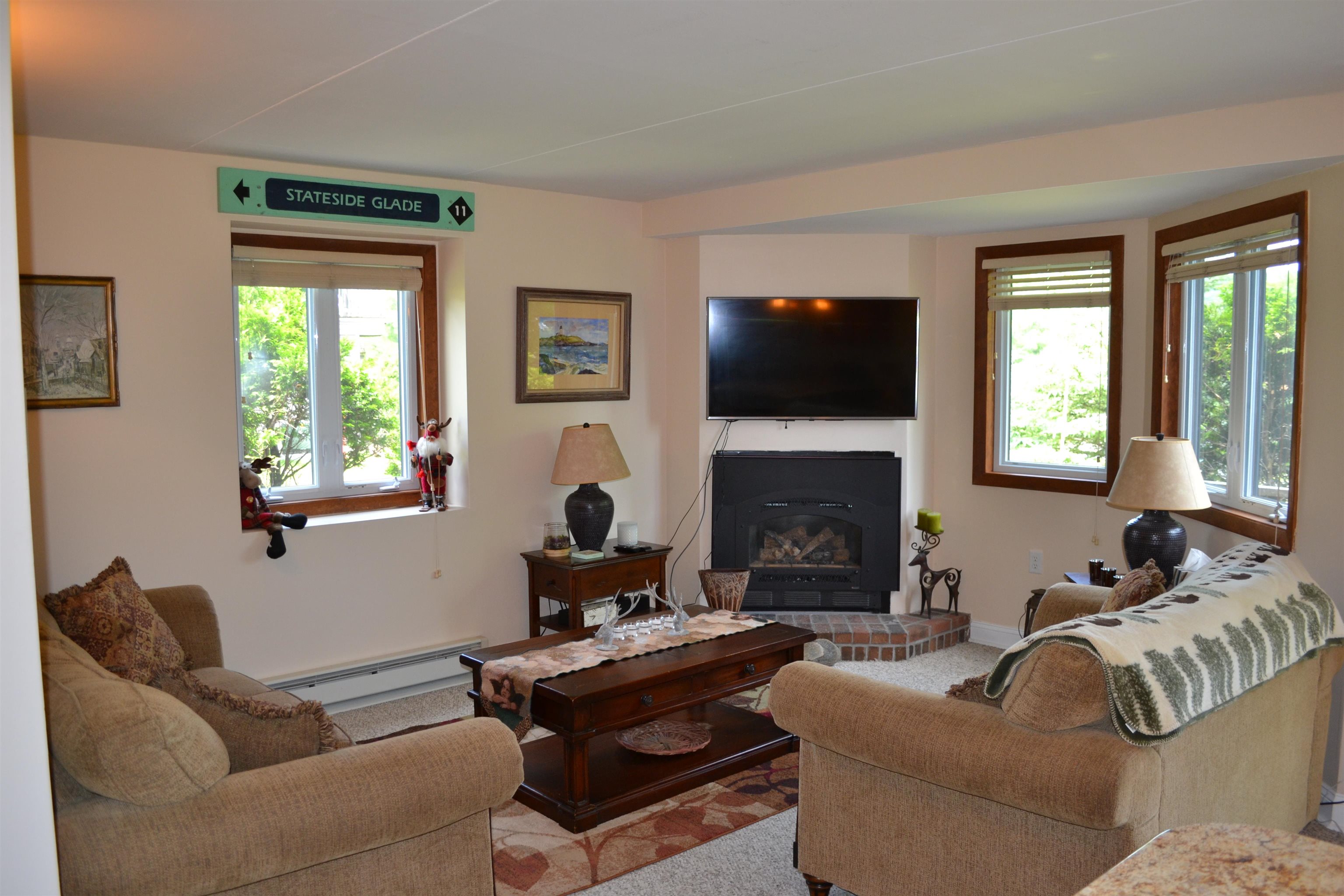 228 Slopeside Road, Unit 701 Jay, VT 05859 - Photo 4 of 18