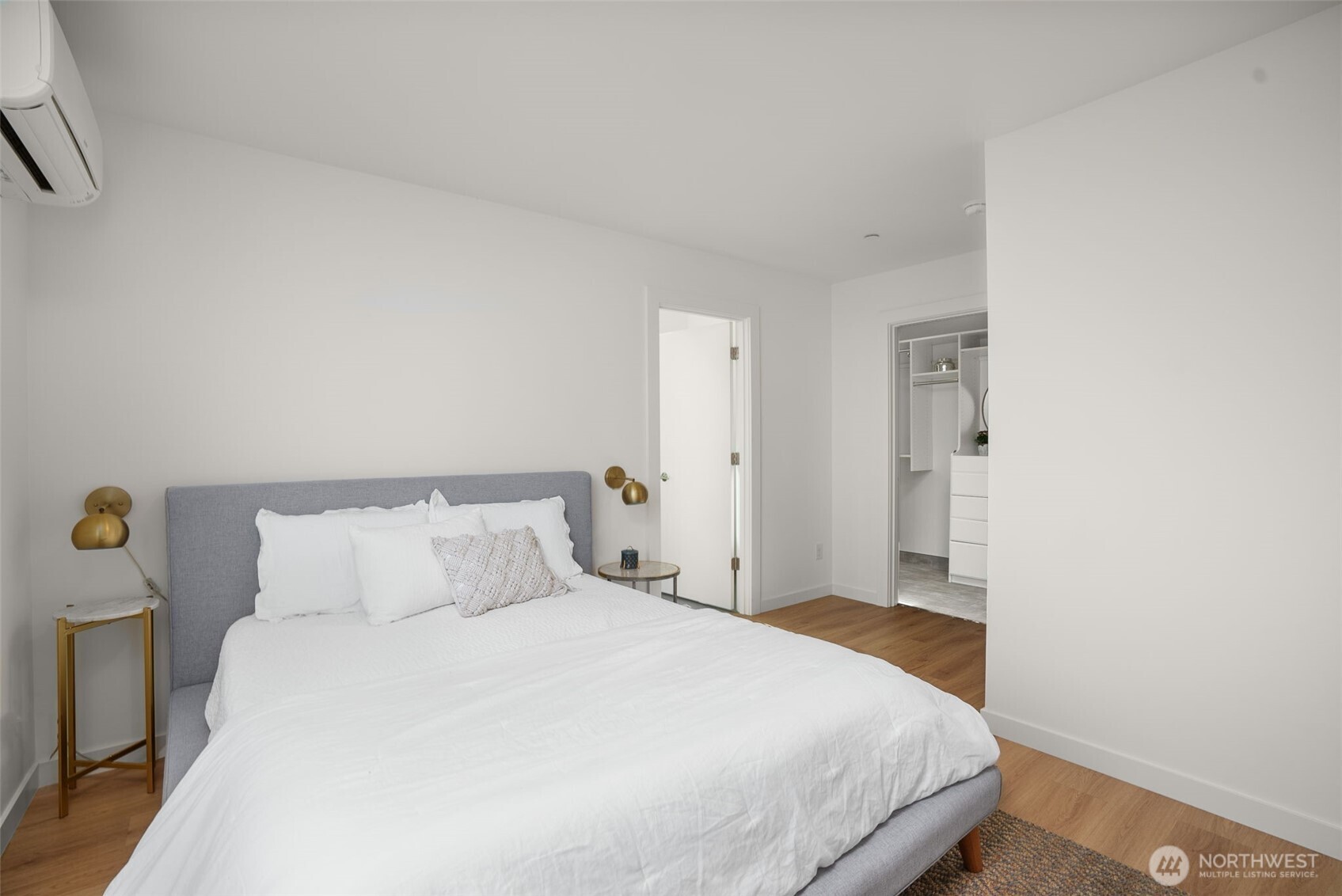 1706 Alki Avenue Southwest, Unit B Seattle, WA 98116 - Photo 13 of 29
