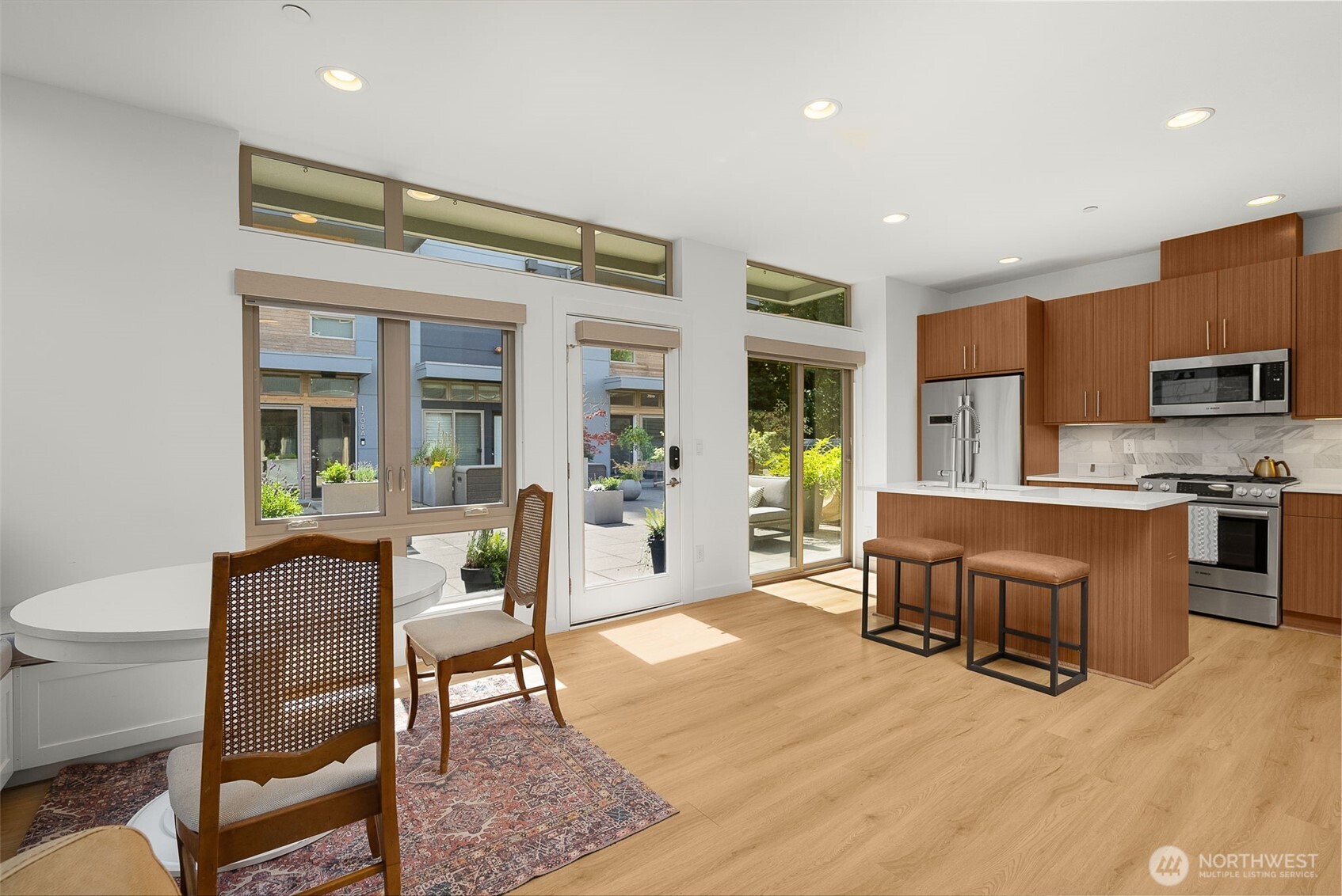1706 Alki Avenue Southwest, Unit B Seattle, WA 98116 - Photo 9 of 29