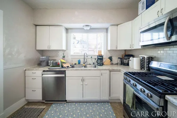 $499,900 | 437 Rosewood Avenue Southeast, Grand Rapids, MI 49506