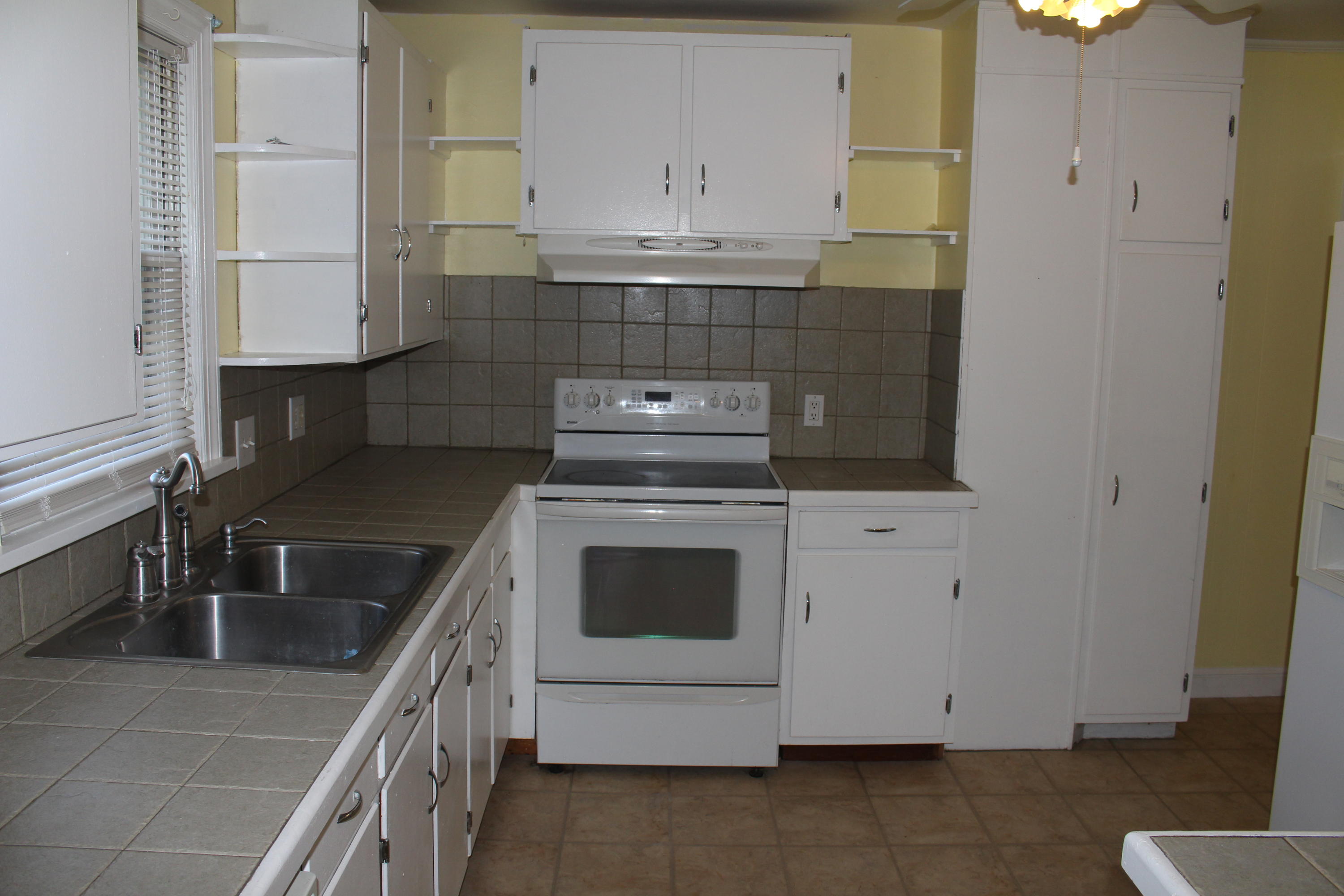 1122 Victory Road Southeast Roanoke, VA 24014 - Photo 12 of 30 IMG_2061
