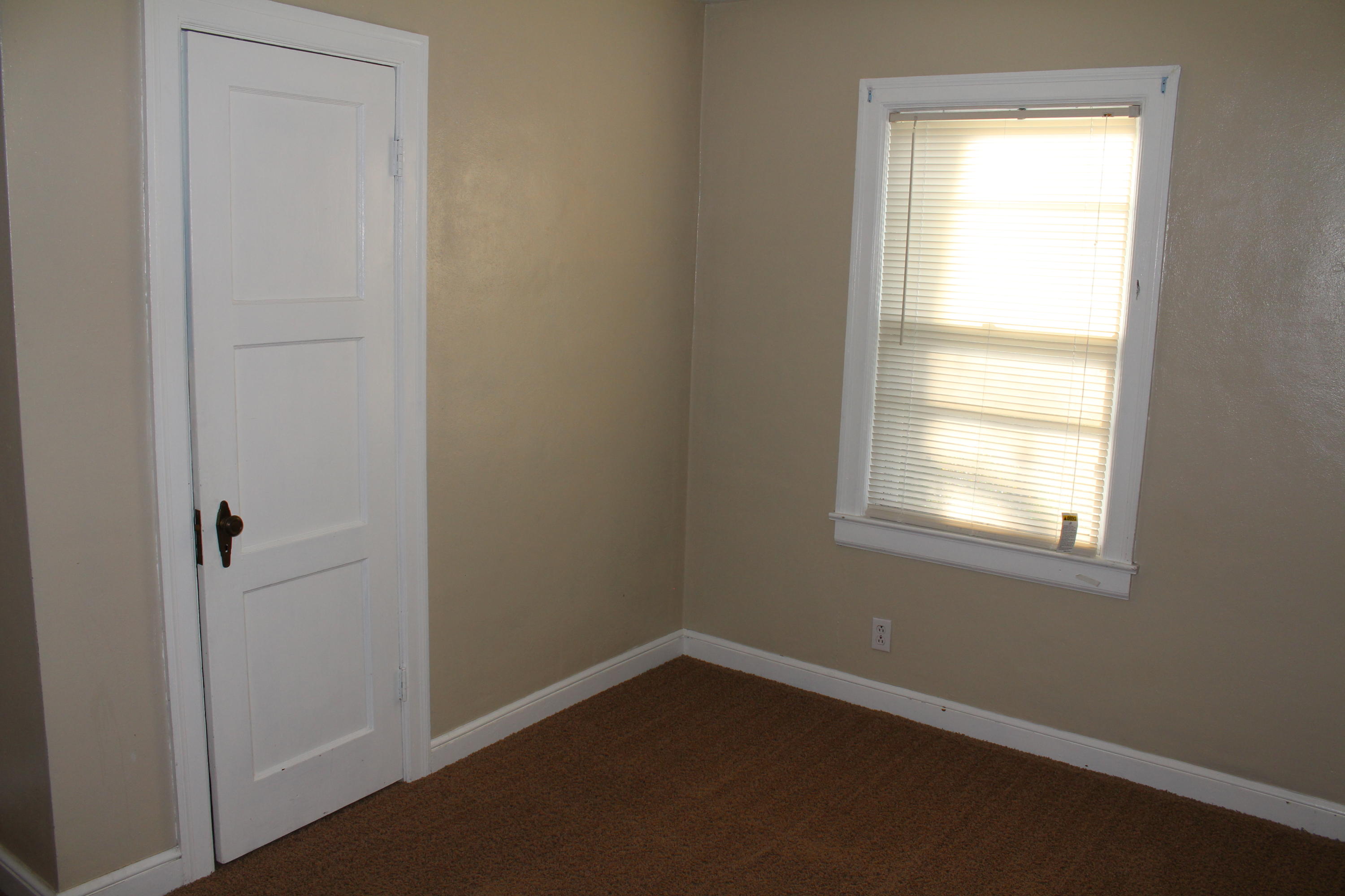 1122 Victory Road Southeast Roanoke, VA 24014 - Photo 24 of 30 IMG_2049