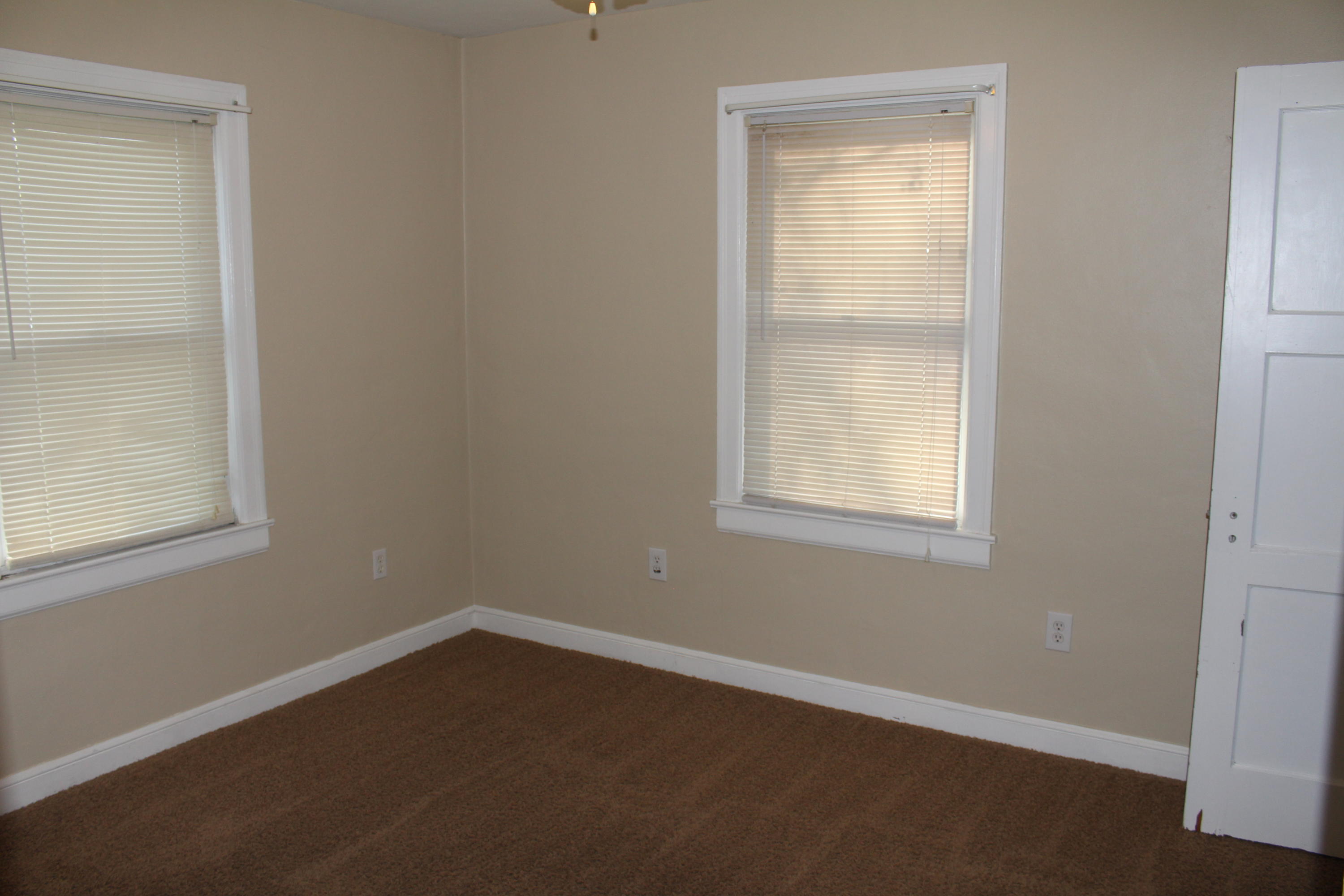 1122 Victory Road Southeast Roanoke, VA 24014 - Photo 25 of 30 IMG_2051