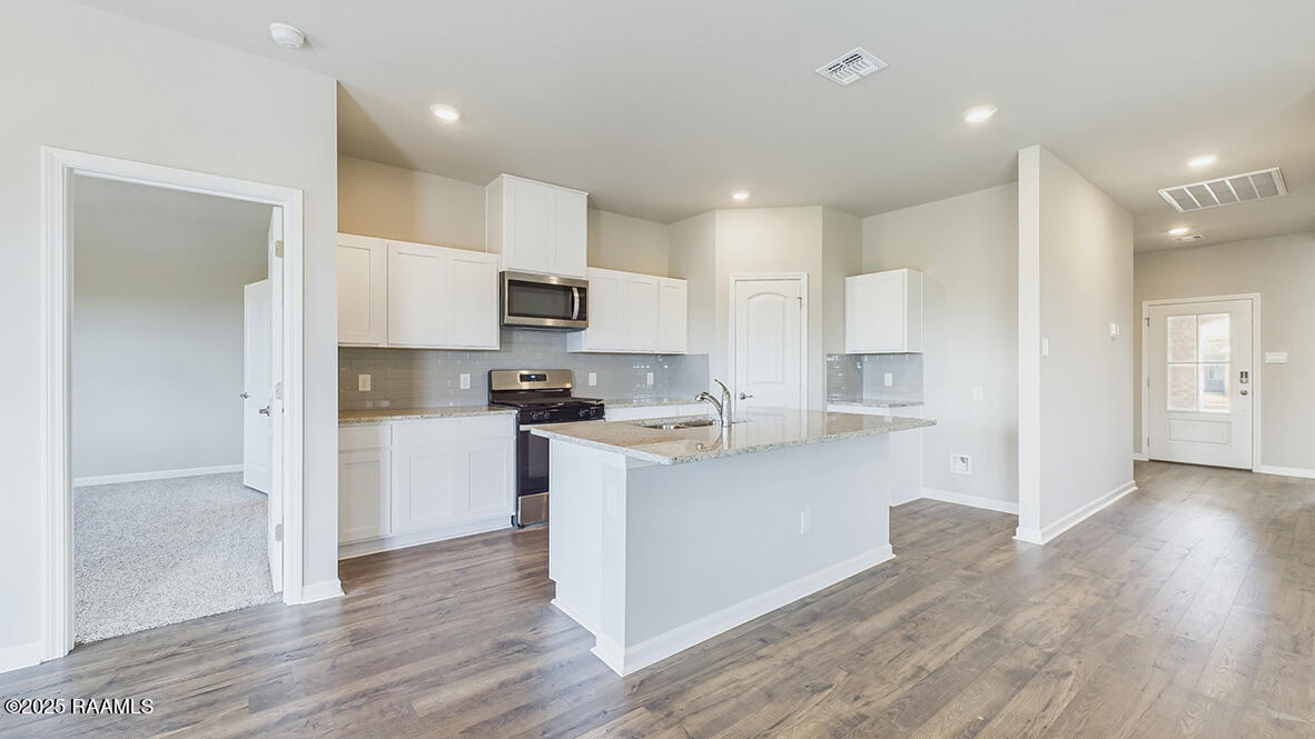 124 Lake Ridge Drive Broussard, LA 70518 - Photo 7 of 31 124 Lake Ridge Drive, Broussard, LA