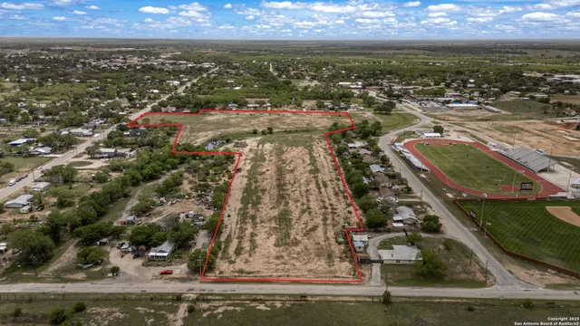 $465,000 | 0 County Road 7610, Devine, TX 78016