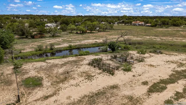 $465,000 | 0 County Road 7610, Devine, TX 78016