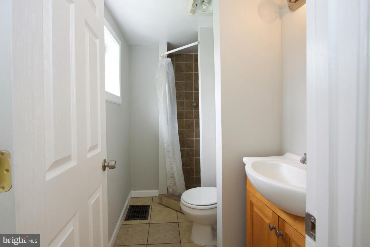 346 Townsend Road Baltimore, MD 21221 - Photo 16 of 20 Bath