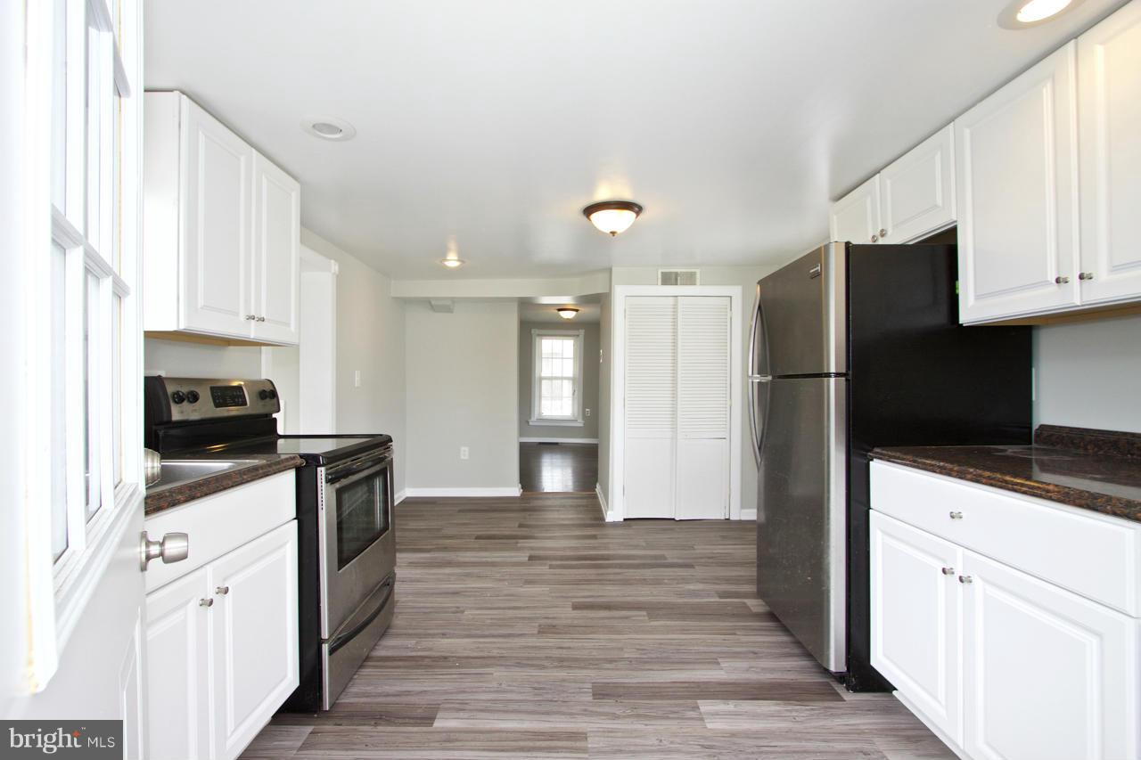346 Townsend Road Baltimore, MD 21221 - Photo 8 of 20 Kitchen