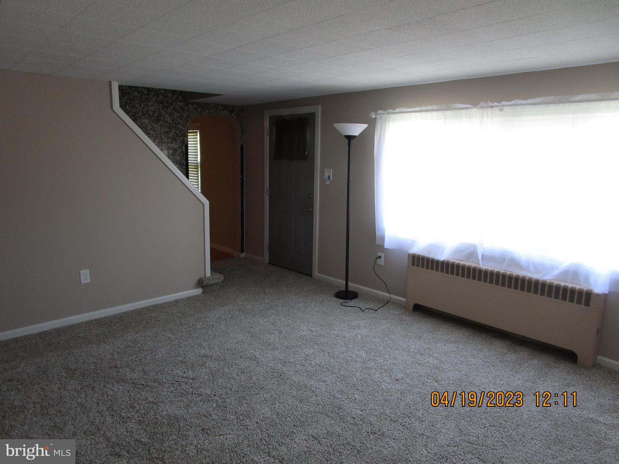 337 Rutledge Avenue Folsom, PA 19033 - Photo 14 of 41 Living room