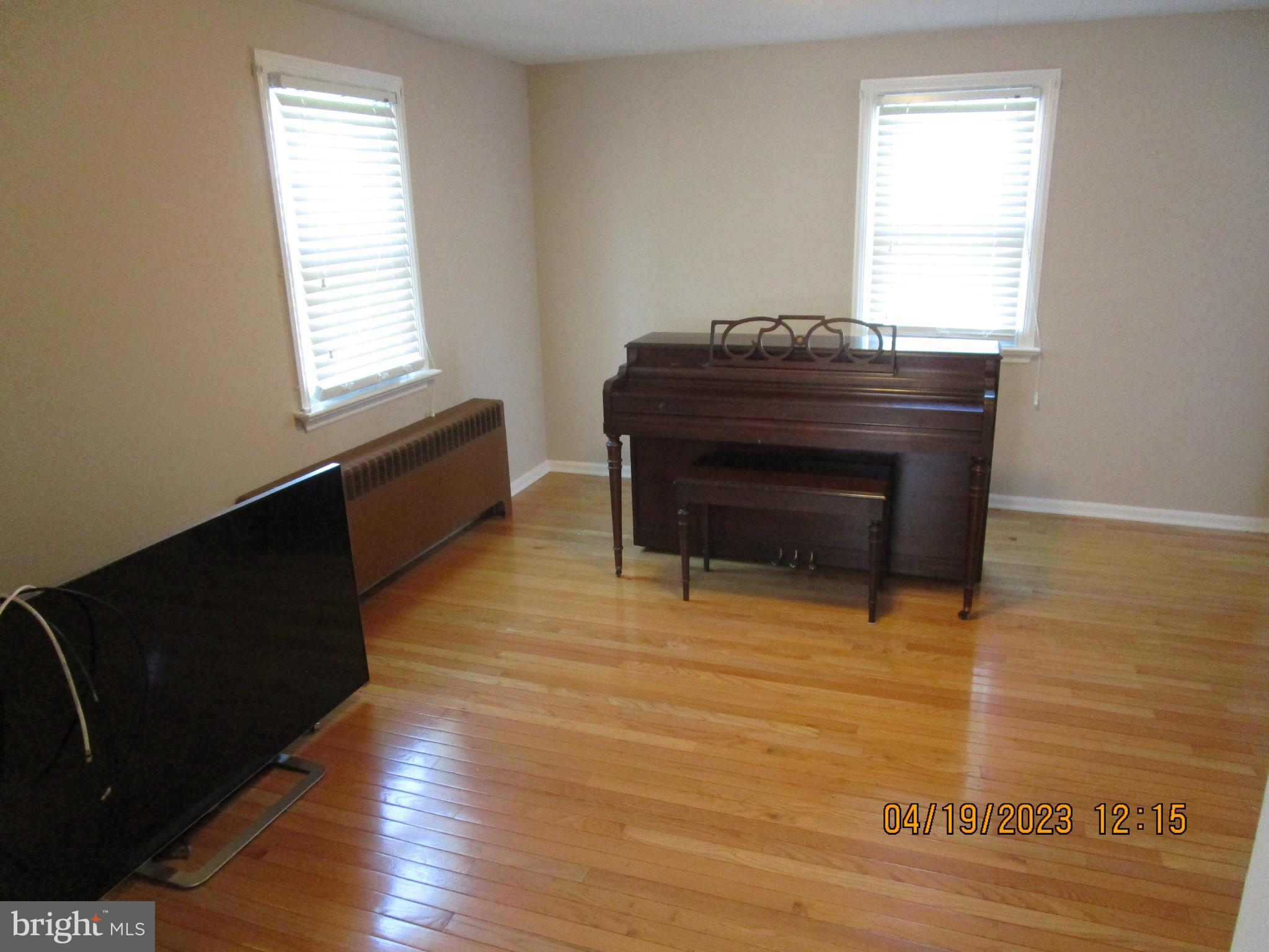 337 Rutledge Avenue Folsom, PA 19033 - Photo 19 of 41 Dining room