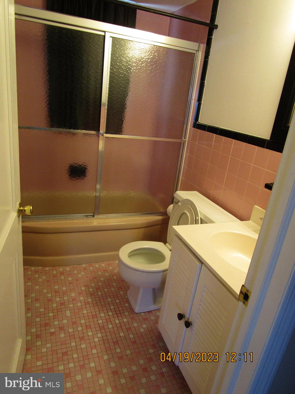 337 Rutledge Avenue Folsom, PA 19033 - Photo 24 of 41 First floor full bath