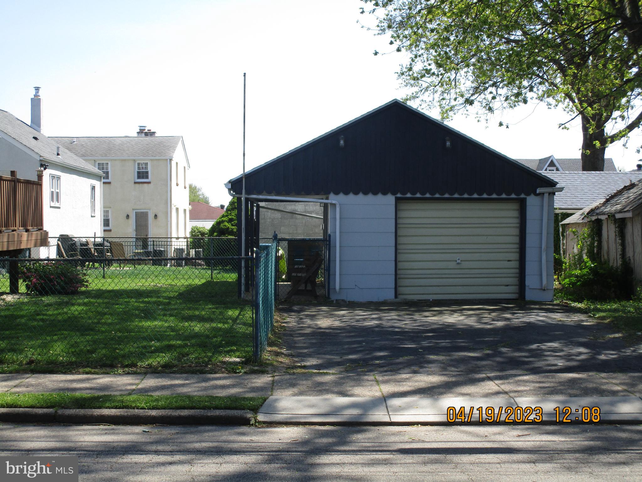 337 Rutledge Avenue Folsom, PA 19033 - Photo 8 of 41 Detched garage