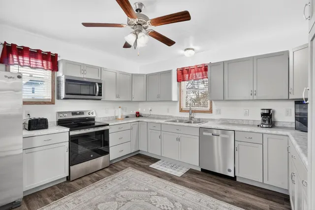 $299,000 | 427 West 12th Avenue, Oshkosh, WI 54902