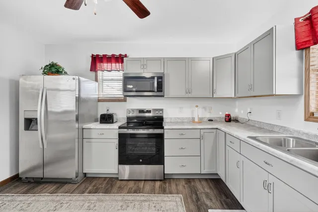 $299,000 | 427 West 12th Avenue, Oshkosh, WI 54902