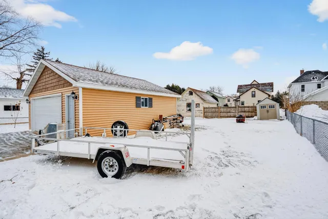 $299,000 | 427 West 12th Avenue, Oshkosh, WI 54902