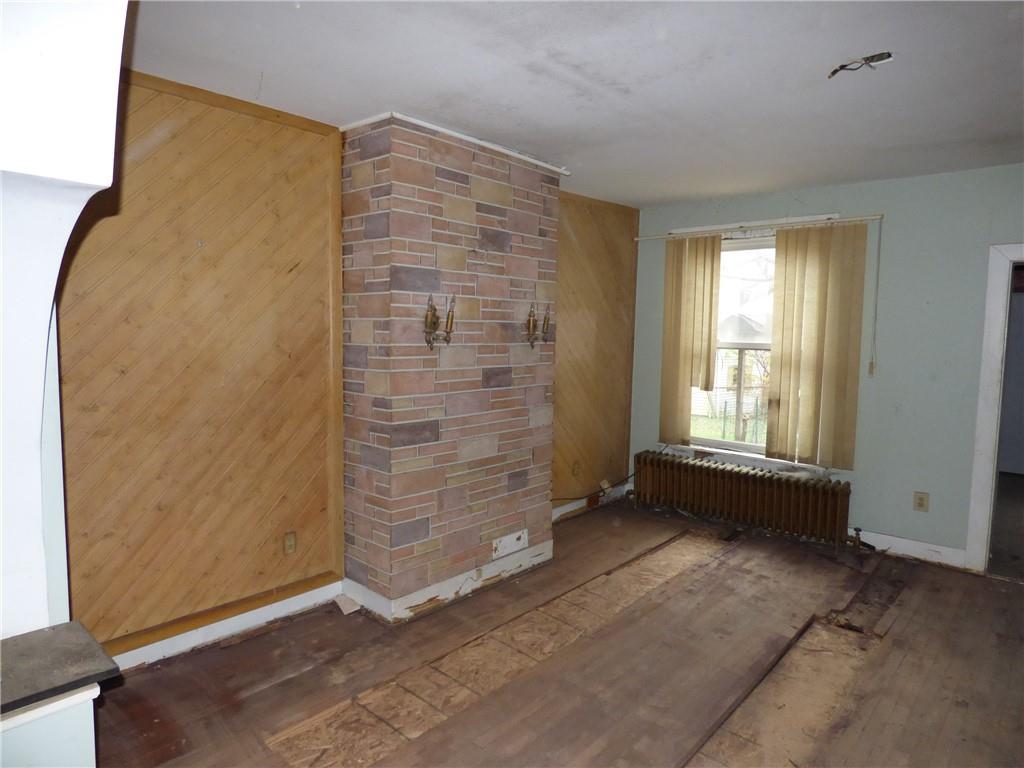 211 Amherst Street Pittsburgh, PA 15220 - Photo 16 of 40 an empty room with windows