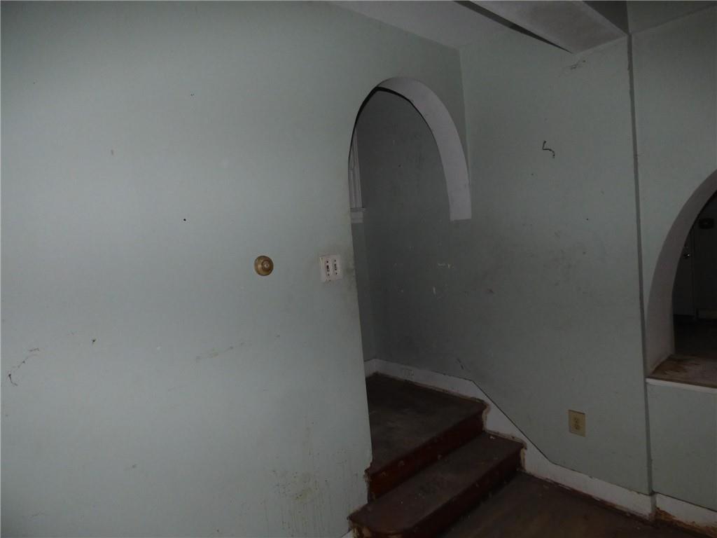 211 Amherst Street Pittsburgh, PA 15220 - Photo 28 of 40 a close view of cupboard