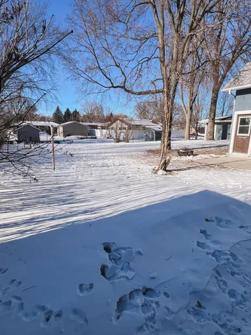 $295,000 | 740 Ash Street Northeast, Hutchinson, MN 55350