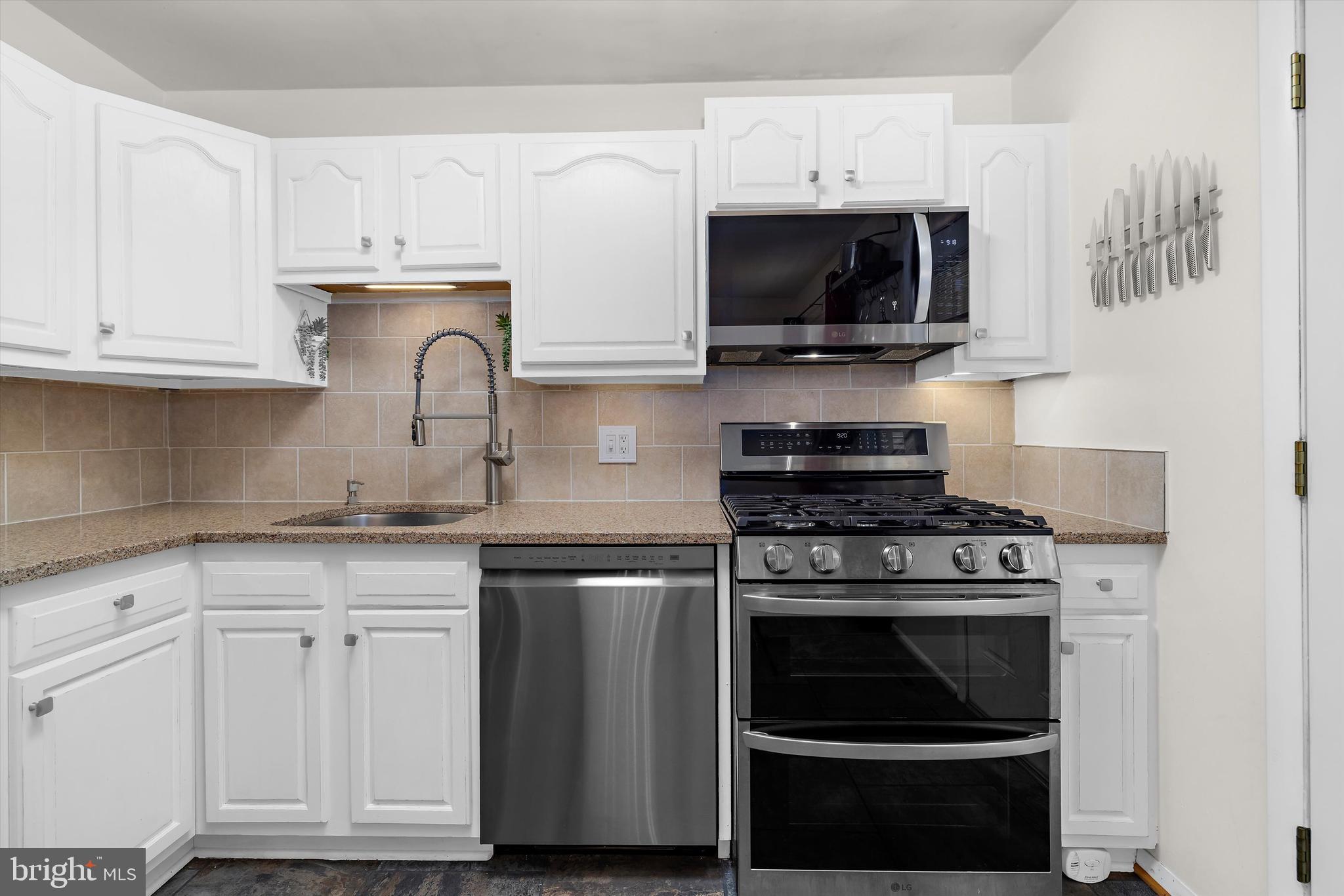 8249 Victoria Road Millersville, MD 21108 - Photo 13 of 39