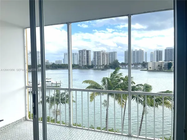 $1,750 | 2861 Leonard Drive, Unit F505, Aventura, FL 33160