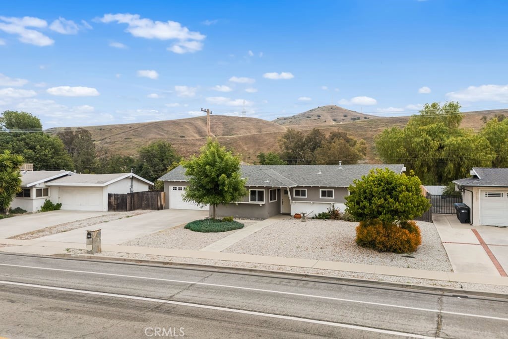 3554 Royal Simi Valley, CA 93063 - Photo 9 of 56
