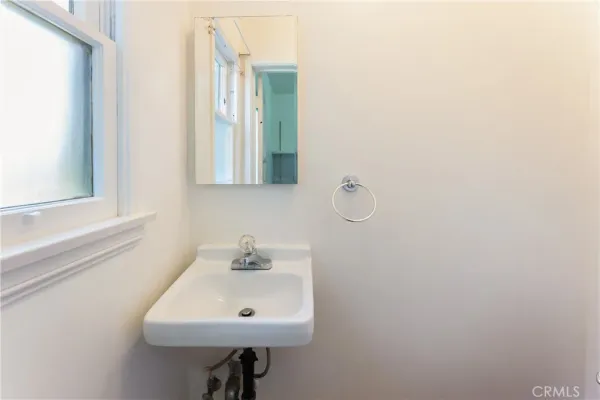 $4,500 | 15207 Greenleaf Street, Sherman Oaks, CA 91403