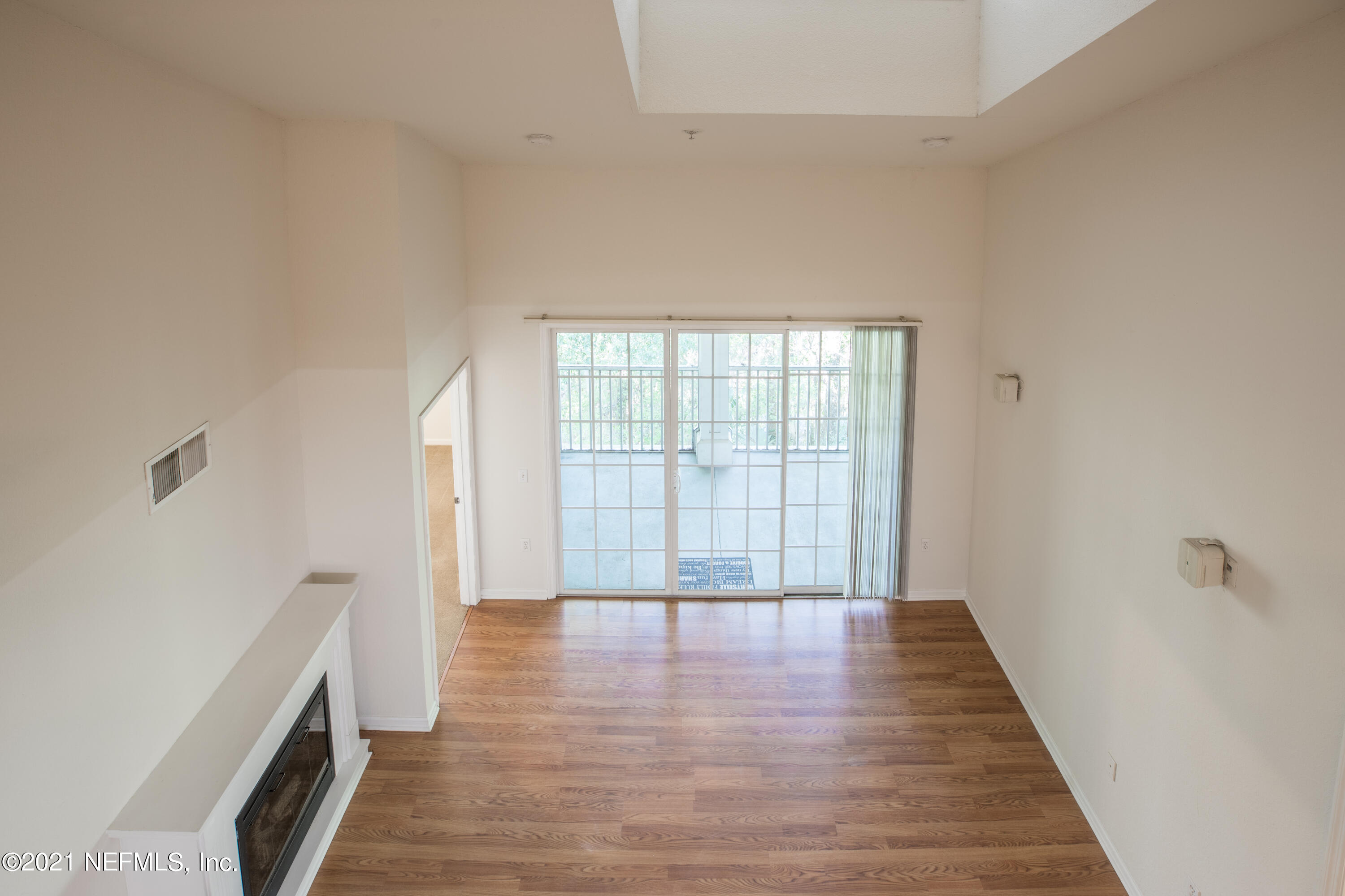 8550 Touchton Road, Unit 1234 Jacksonville, FL 32216 - Photo 4 of 25 TouchtonUnt1234-6