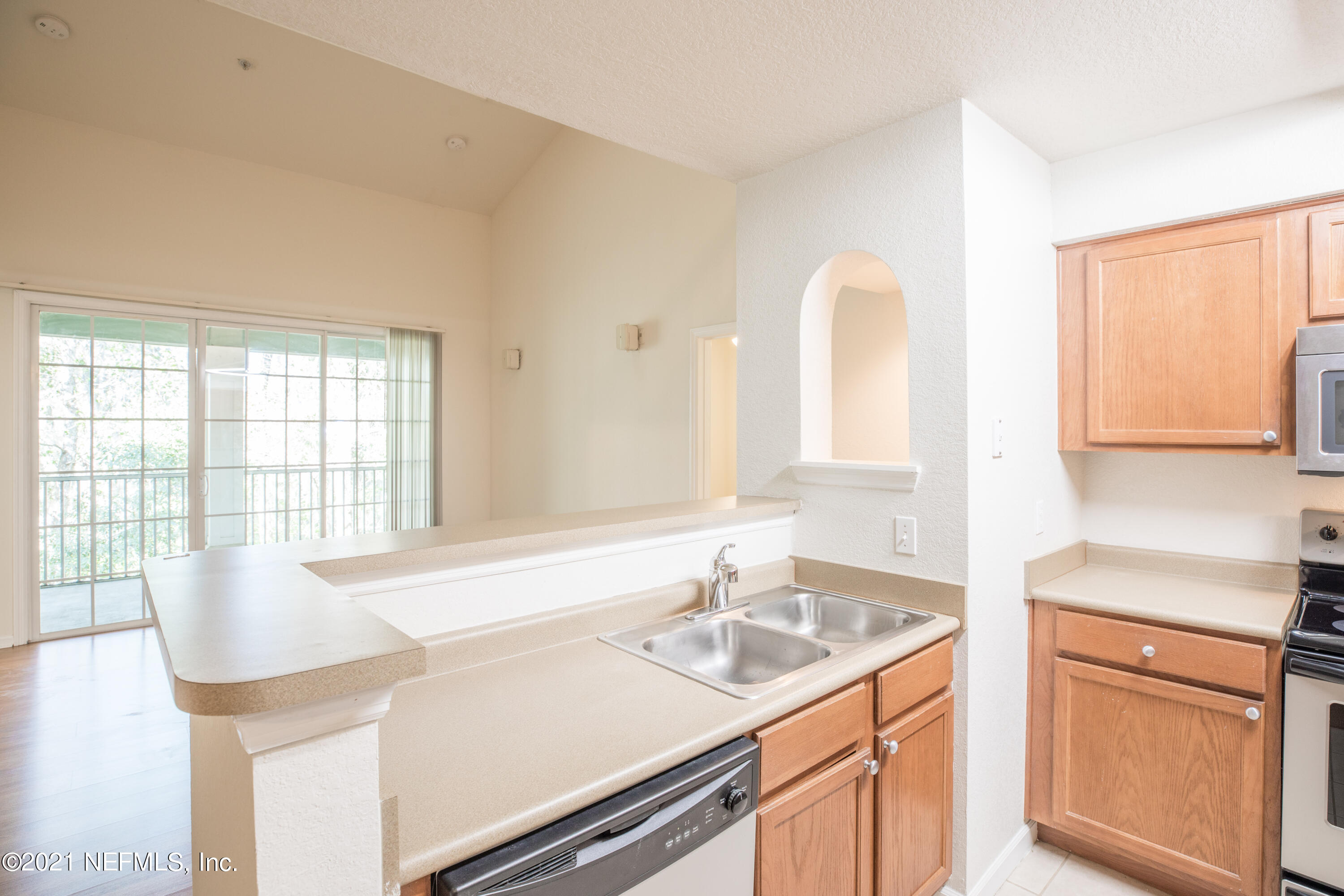 8550 Touchton Road, Unit 1234 Jacksonville, FL 32216 - Photo 7 of 25 TouchtonUnt1234-10