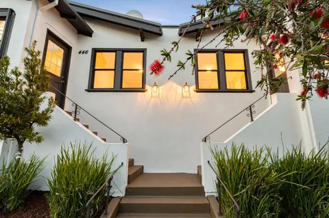 a view of entryway with a front door