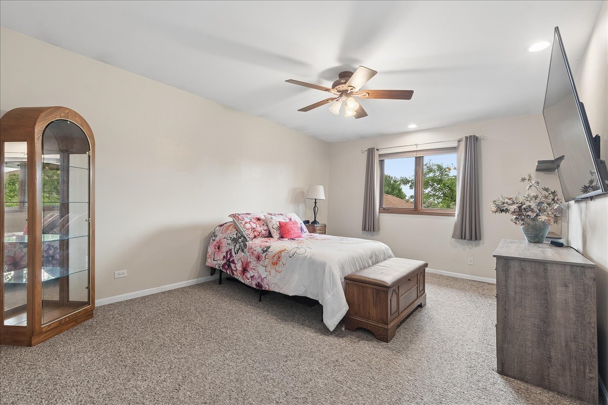 15601 Bramblewood Road Oak Forest, IL 60452 - Photo 21 of 35