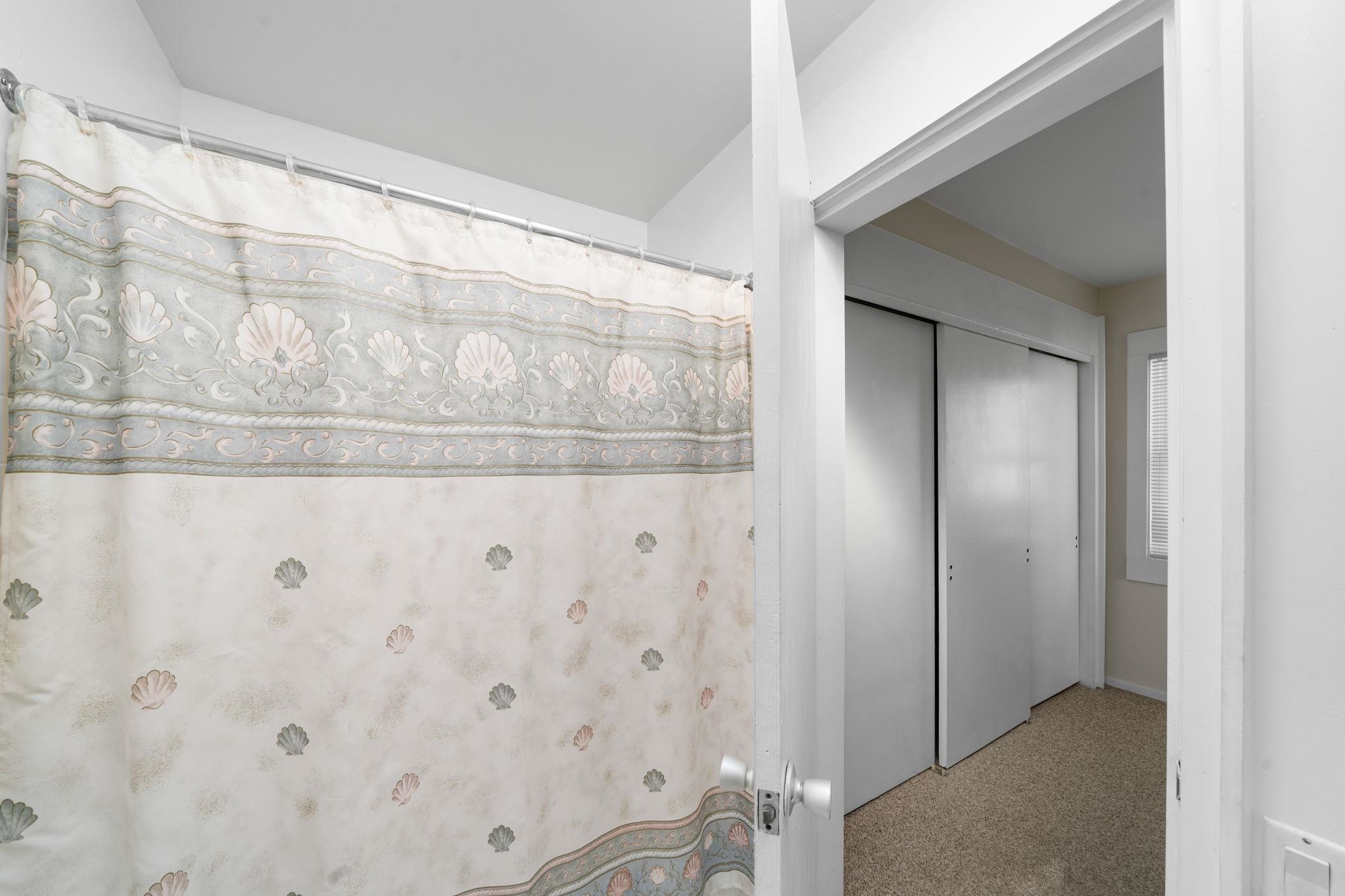 45 19th Street Avalon, NJ 08202 - Photo 28 of 50 a bathroom with a shower
