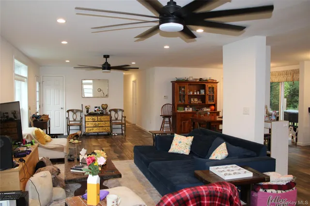 $299,999 | 155 Metzger Road, Red Hook, NY 12571