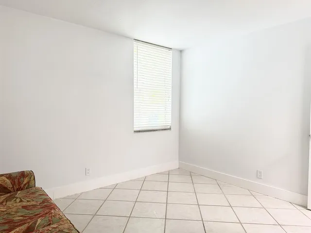 $229,900 | 1800 North Andrews Avenue, Unit 1G, Fort Lauderdale, FL 33311