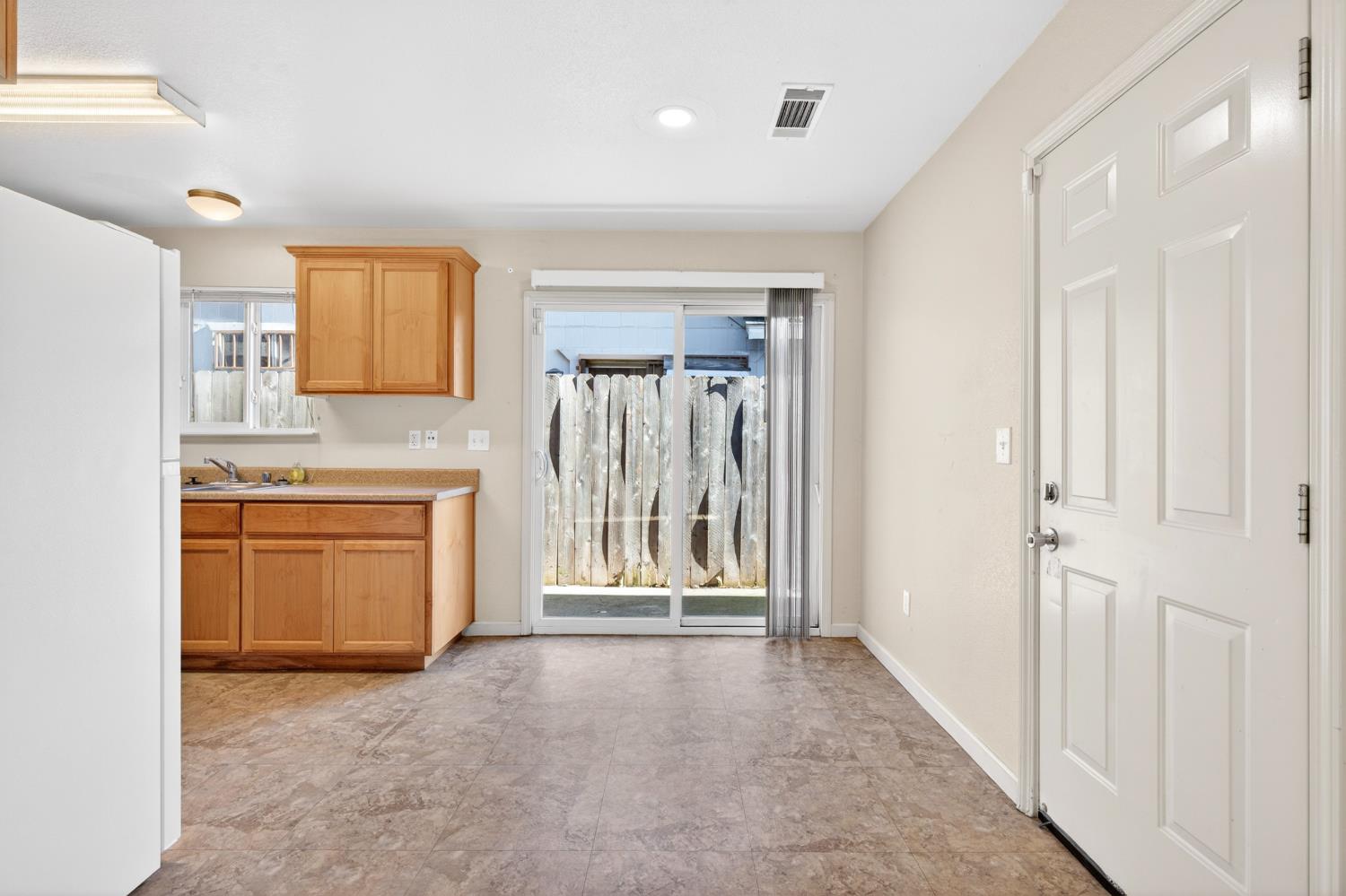 9531 Bancroft Way Stockton, CA 95209 - Photo 13 of 31