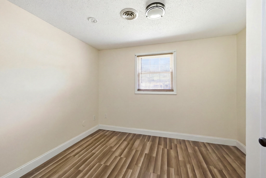 9 Woodcliff Street Springfield, MA 01111 - Photo 15 of 18