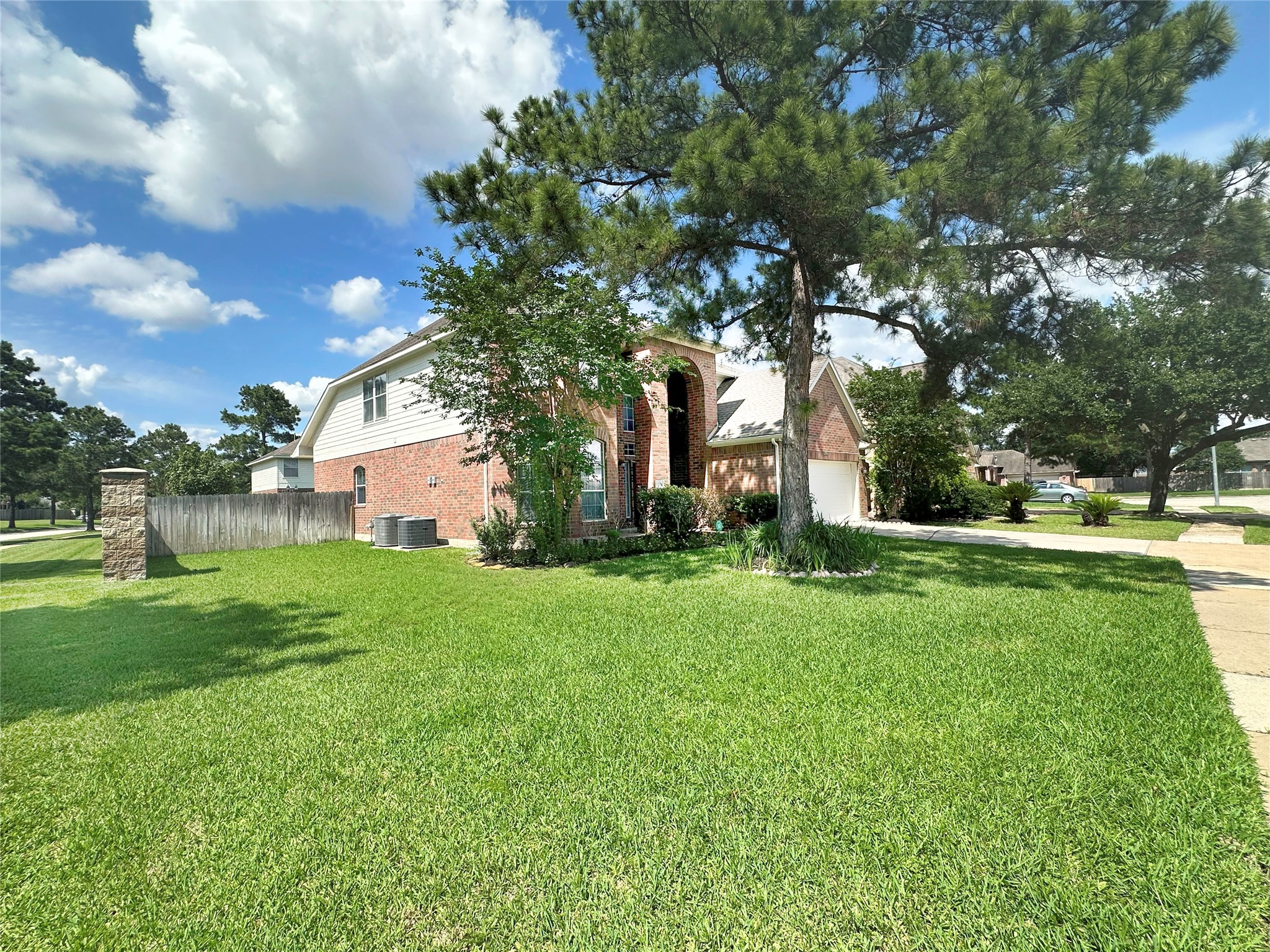 12114 Saybrook Point Lane Tomball, TX 77375 - Photo 2 of 46