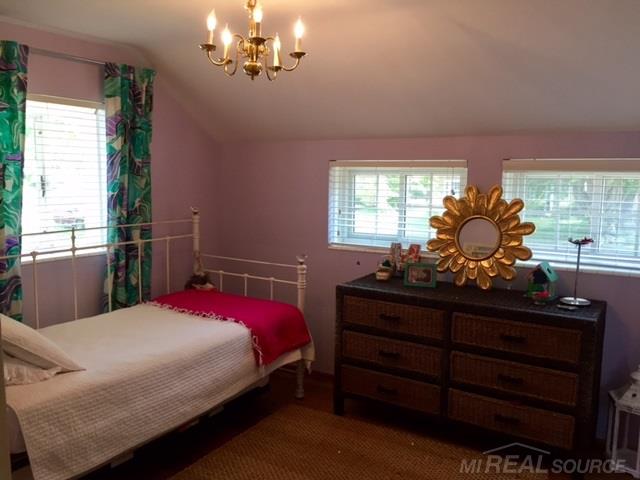121 Merriweather Road Grosse Pointe, MI 48236 - Photo 20 of 21 31352855-19.JPG