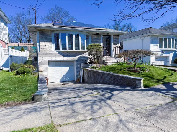 $1,180,000 | 262-27 57th Avenue | Little Neck