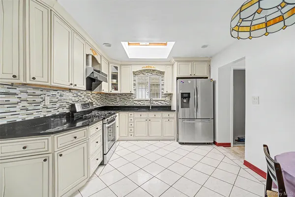 $1,180,000 | 262-27 57th Avenue | Little Neck